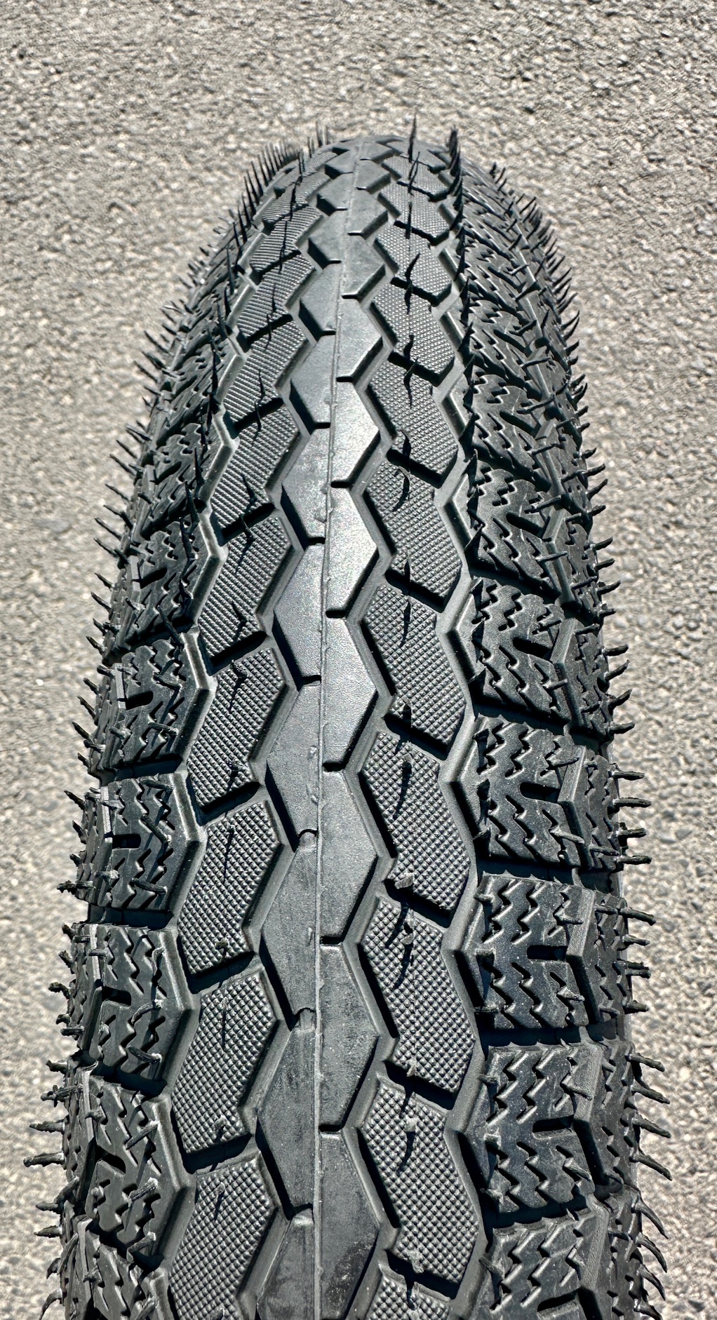 Reifen Vee Rubber Chicane 20 x 4.0 / 102-406 schwarz