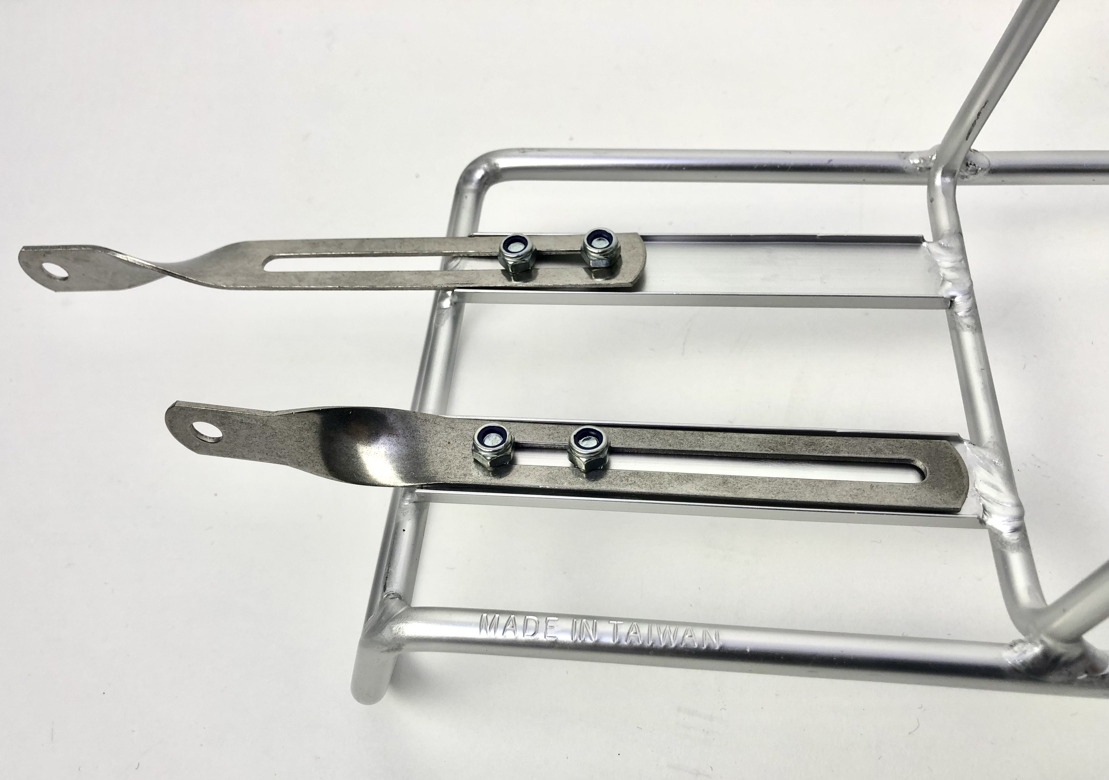 Gepäckträger Alu für 27/28er Räder blau