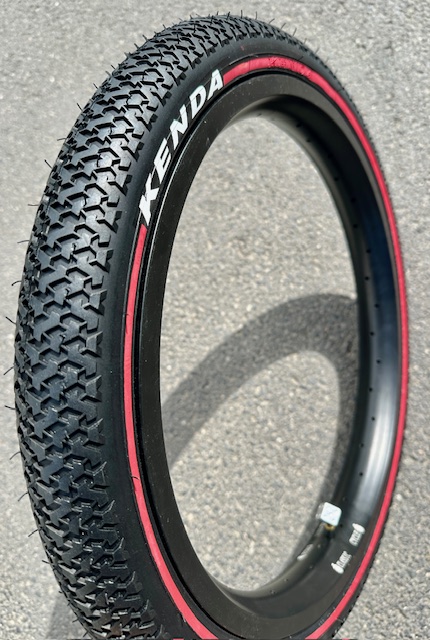 Reifen Kenda K-55 20 x 2.125, schwarz mit rotem Streifen