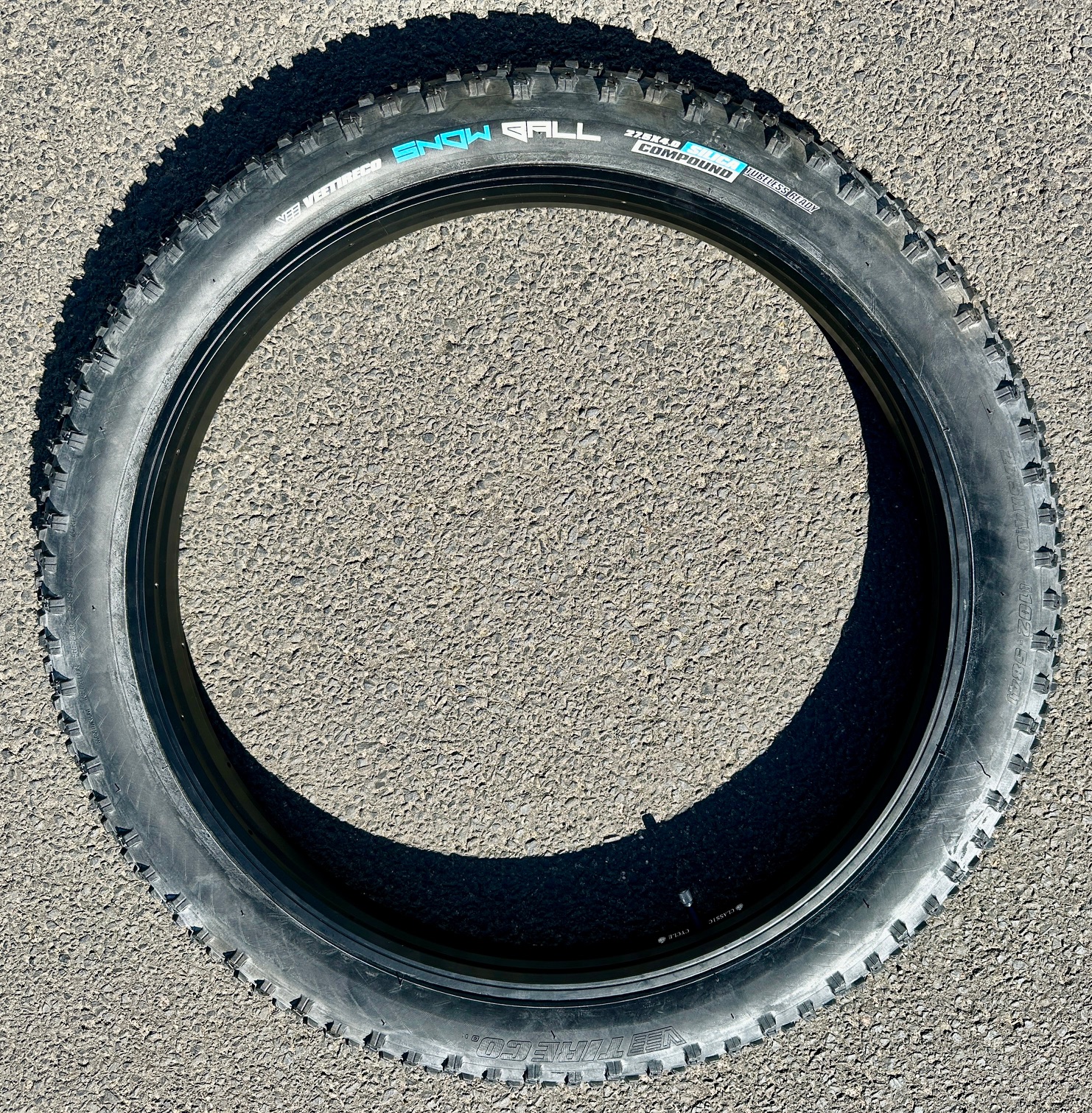 Vee Rubber Snow Ball Reifen 27.5 x 4.0 schwarz