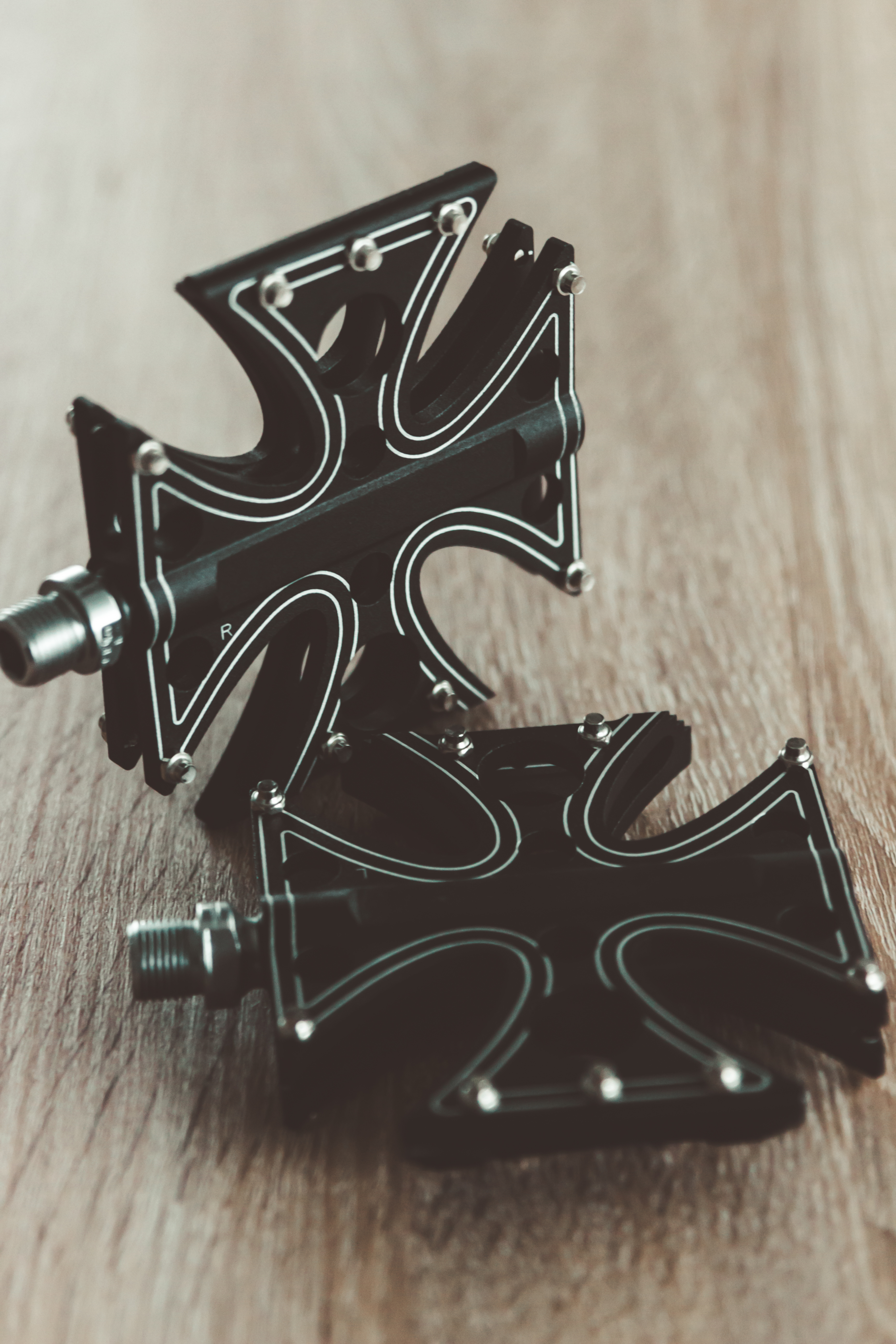Iron Cross / Eisernes Kreuz Pedale 1/2 schwarz