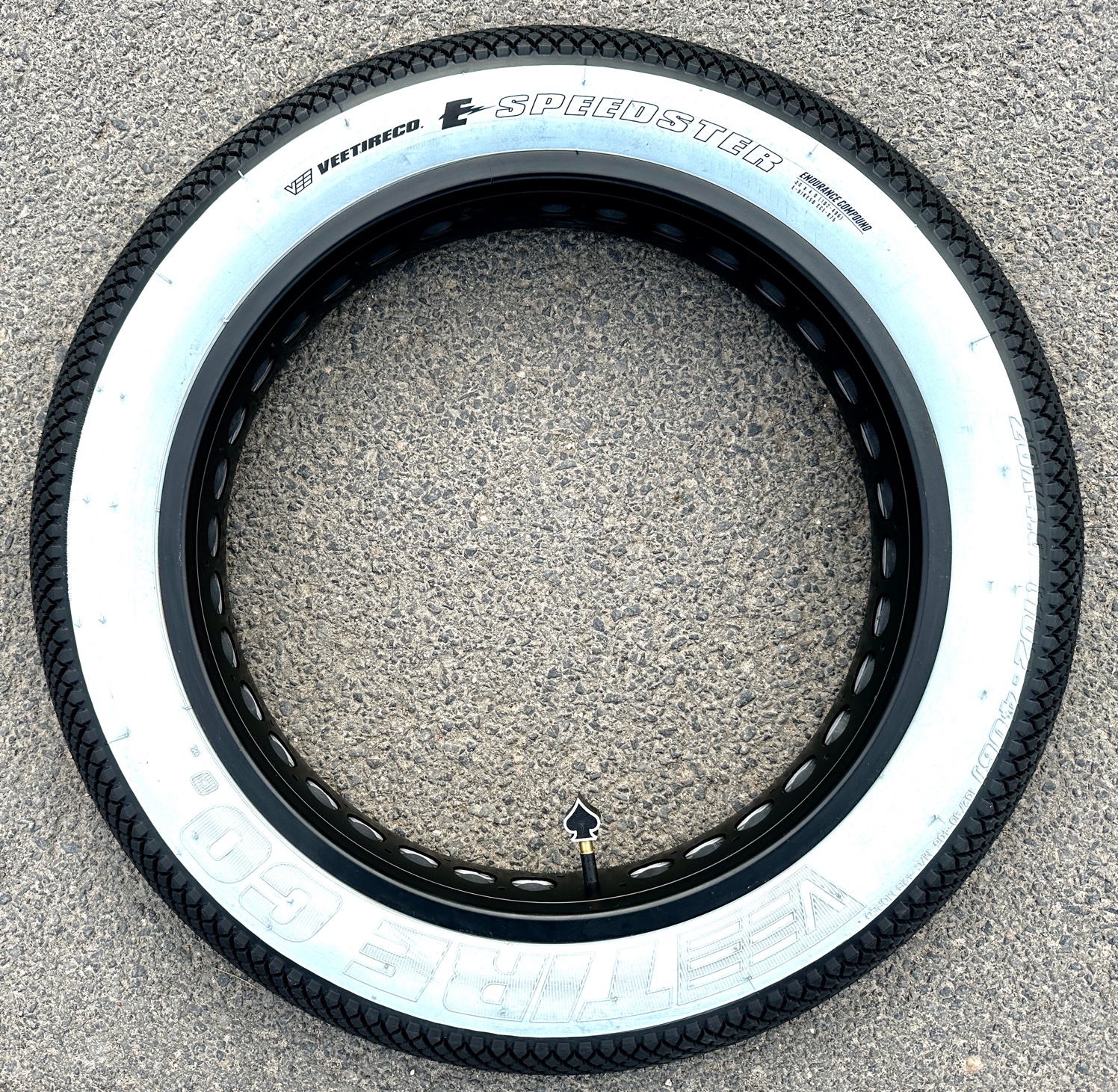 204 Vee Rubber E-Speedster Weißwand Reifen 20 x 4.0 Zoll