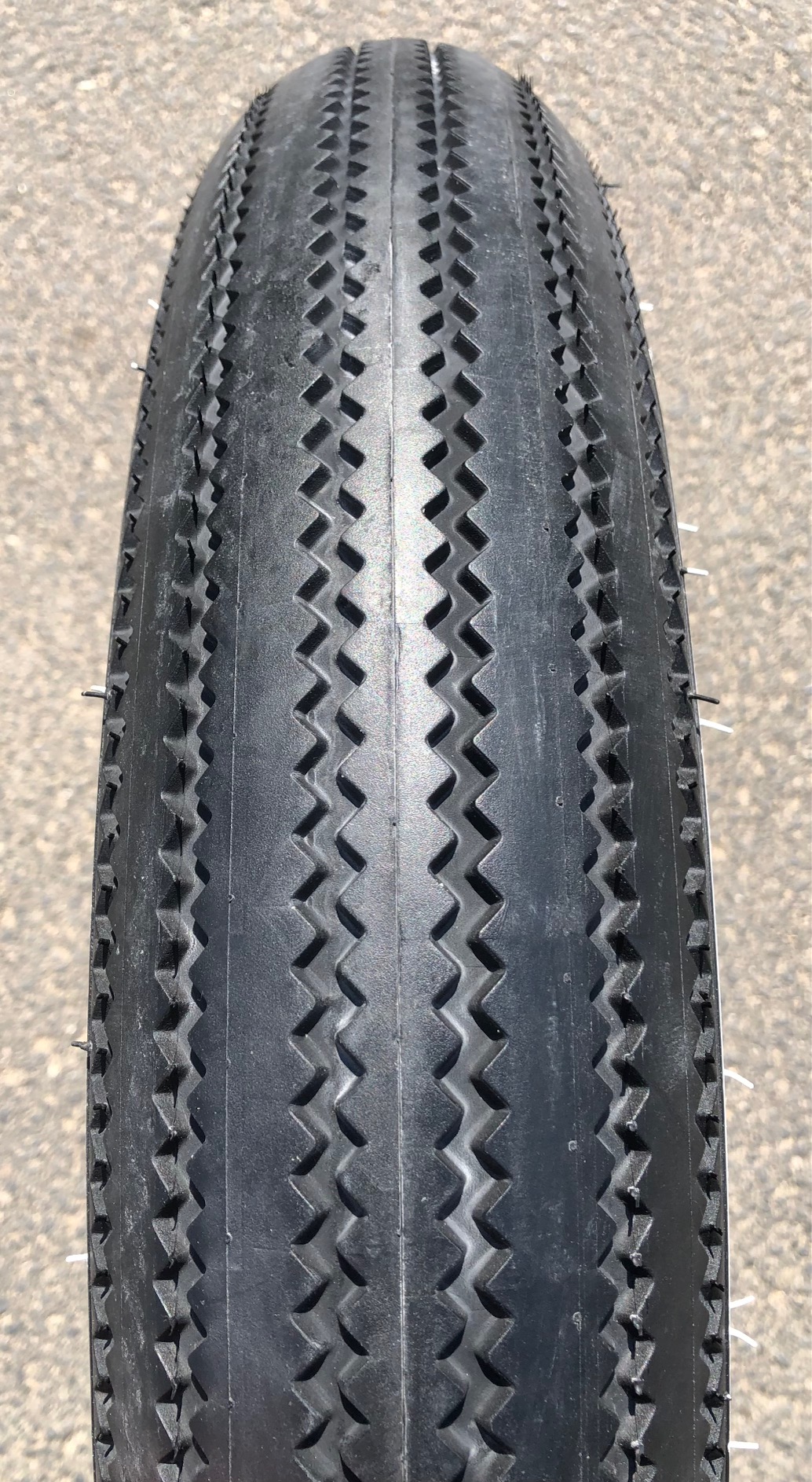204 Reifen Zig Zag 20 x 4.0 - 97/102 - 406 Weißwand