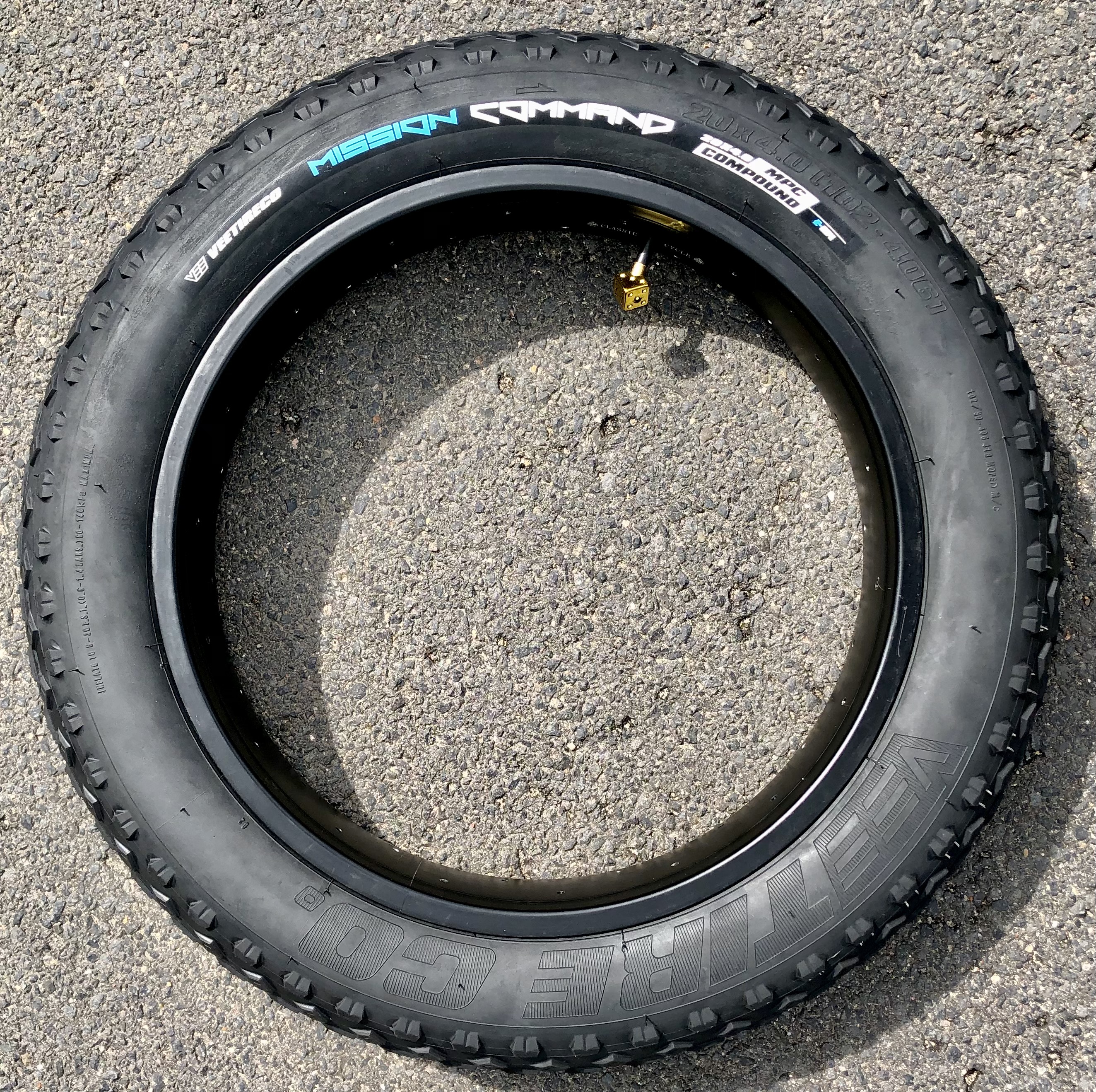 204 Vee Rubber Mission Command Reifen 20 x 4 schwarz