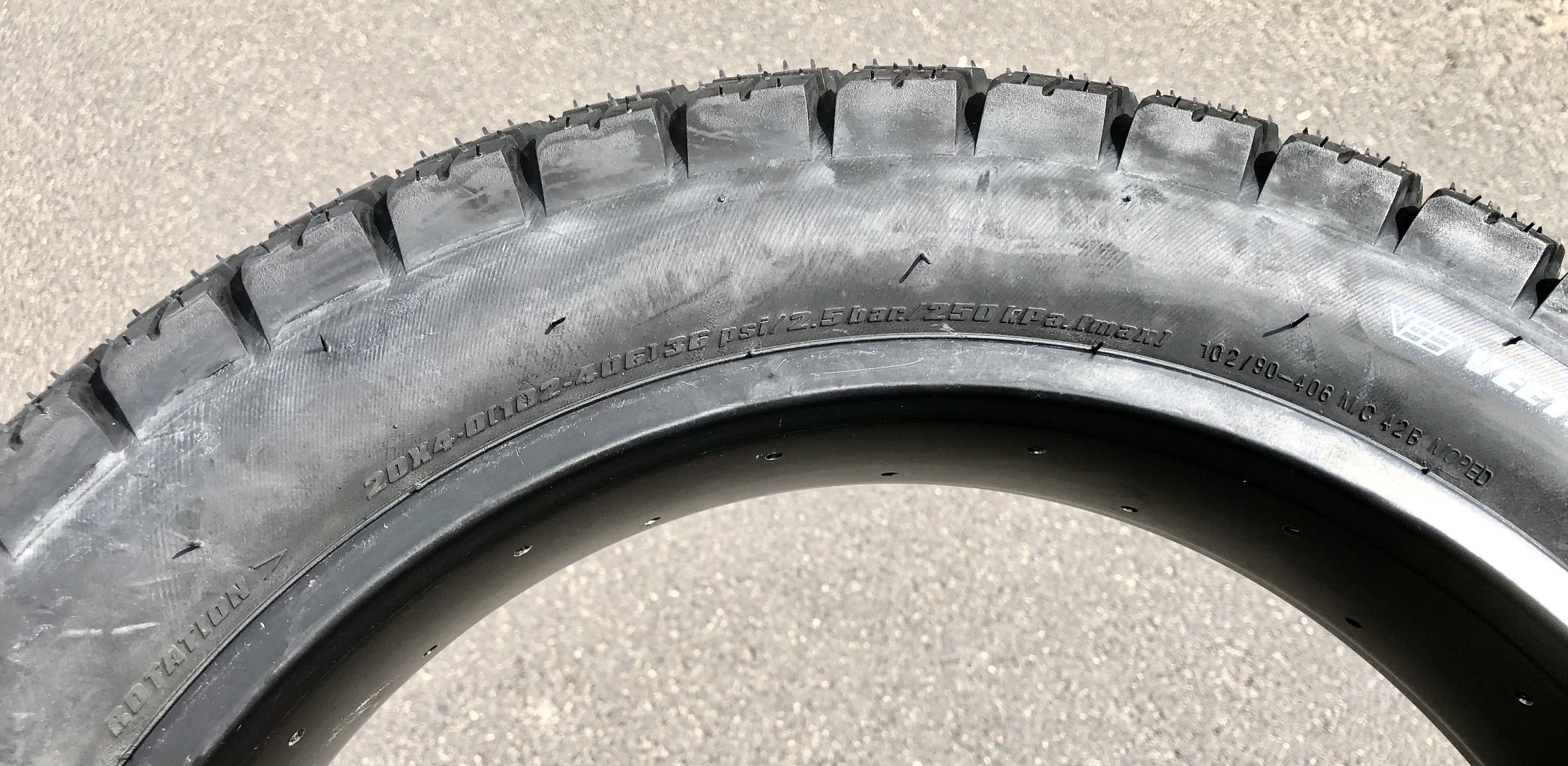 204 Vee Rubber E-Huntsman Reifen 20 x 4.0  Zoll schwarz