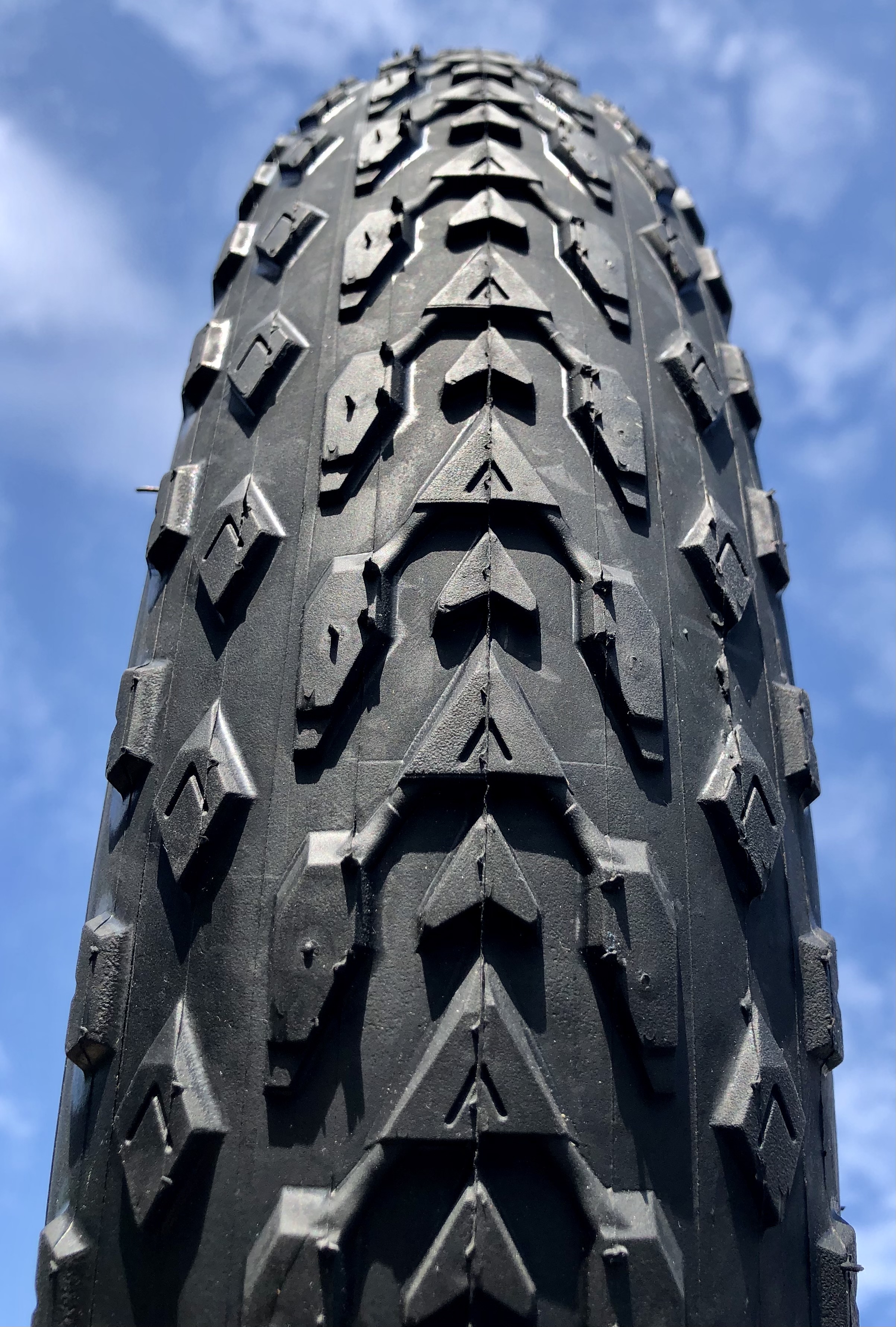204 Vee Rubber Mission Command Reifen 20 x 4 schwarz