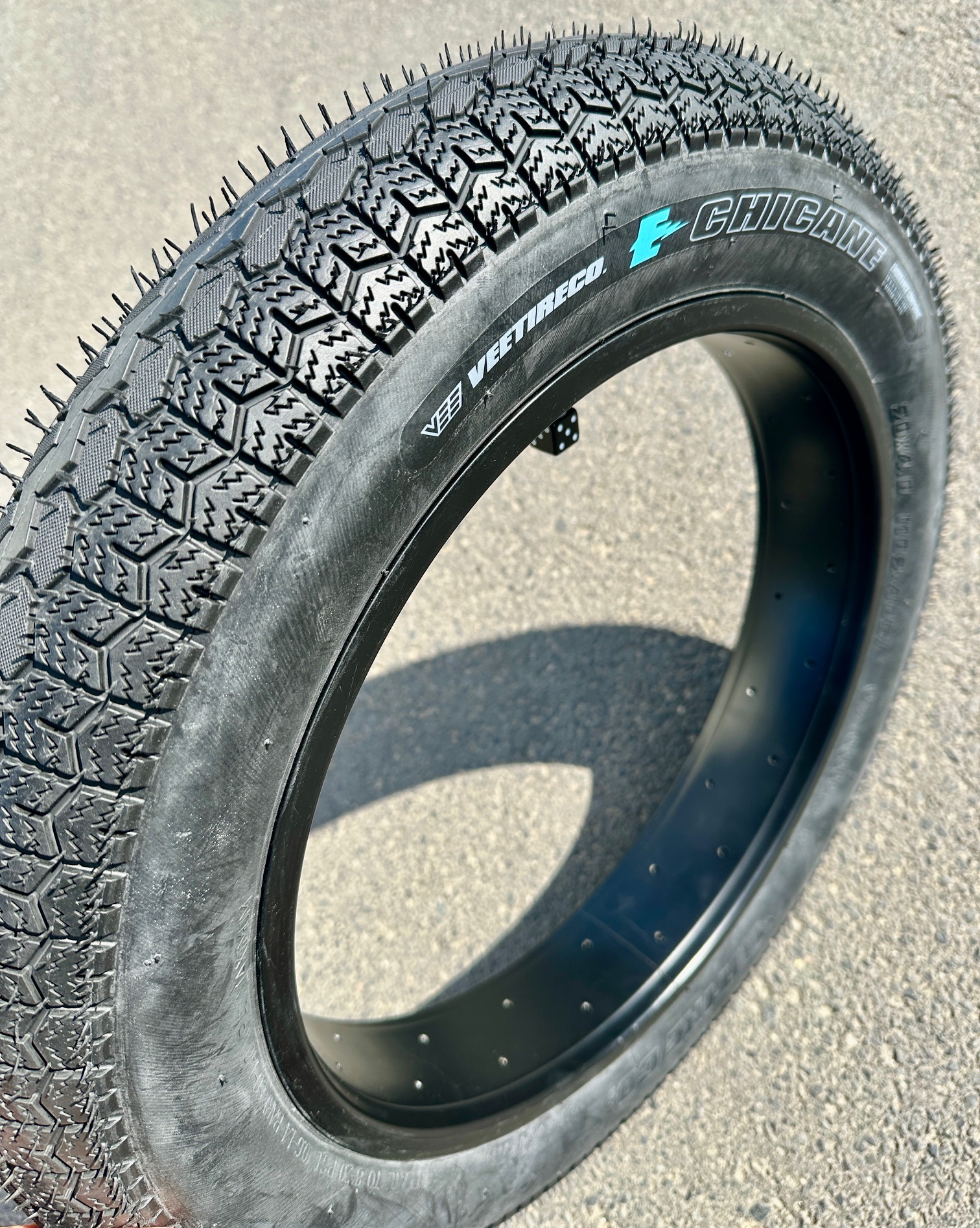 Reifen Vee Rubber Chicane 20 x 4.0 / 102-406 schwarz