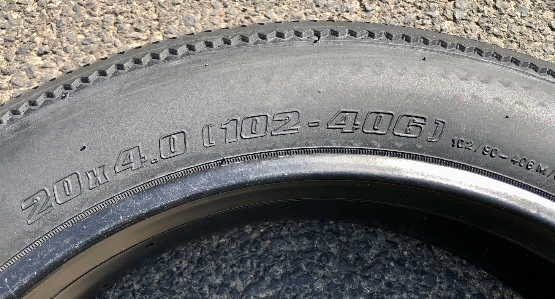 204 Reifen Zig Zag 20 x 4.0  B-Proof