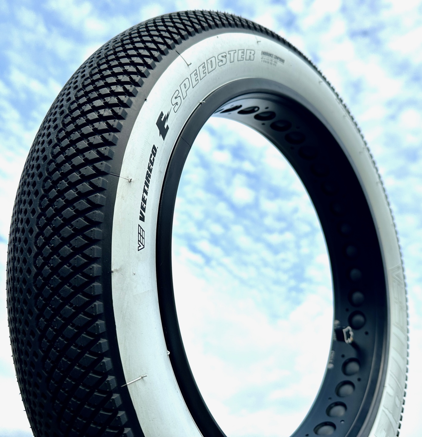 204 Vee Rubber E-Speedster Weißwand Reifen 20 x 4.0 Zoll