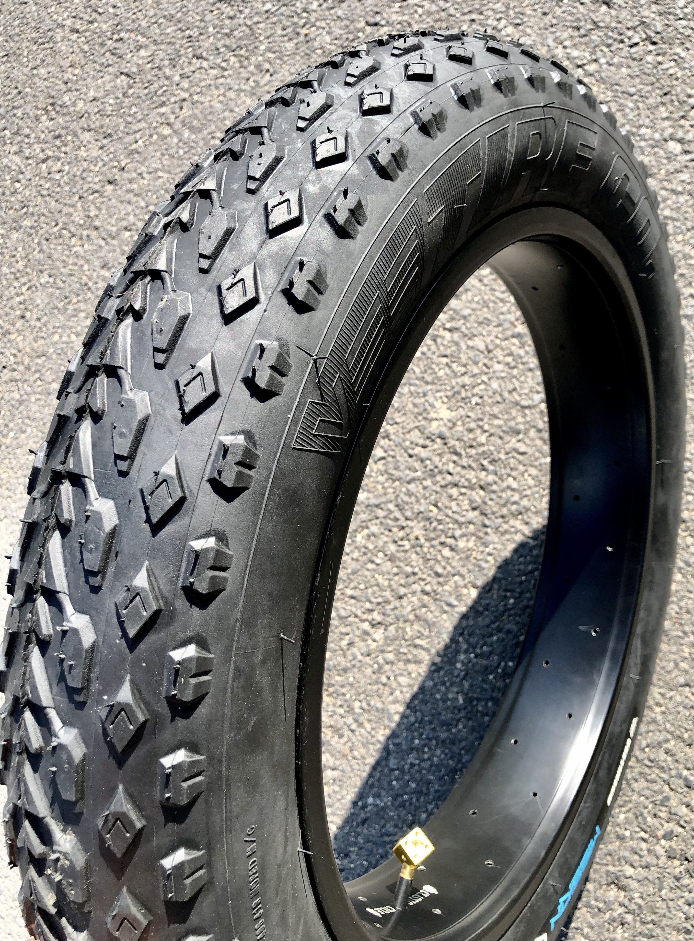 204 Vee Rubber Mission Command Reifen 20 x 4 schwarz