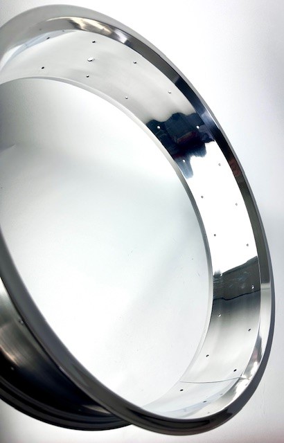 Alufelge 24 Zoll 133 mm poiert