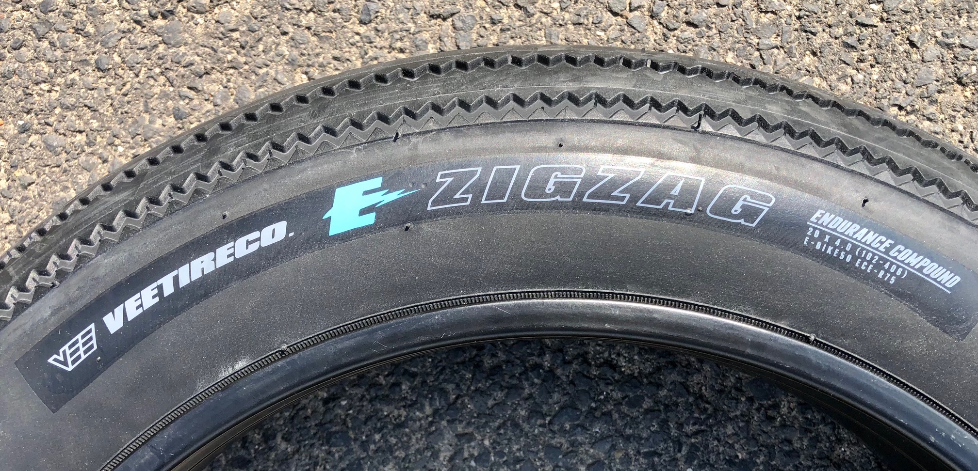 204 Reifen Zig Zag 20 x 4.0  B-Proof