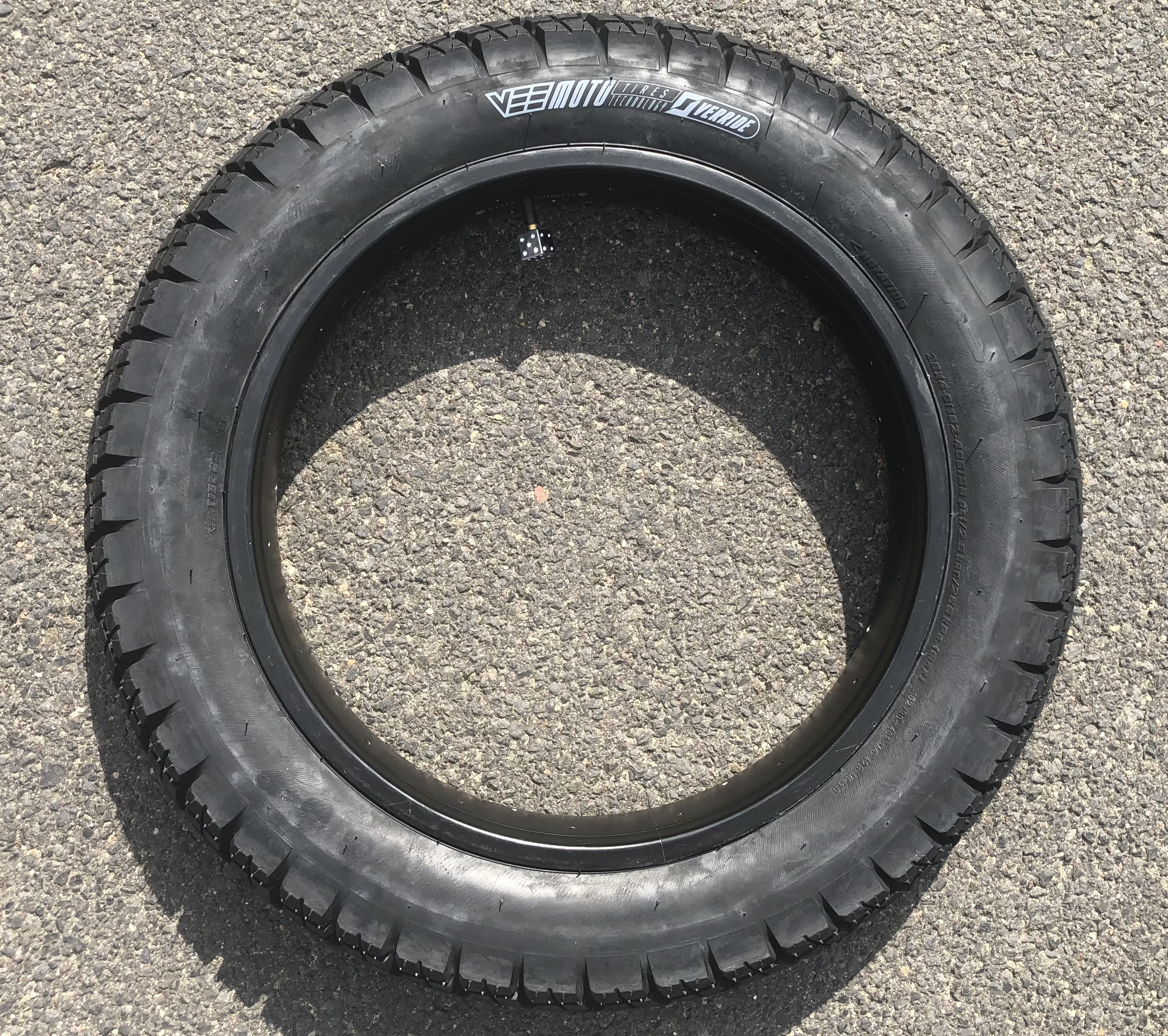 204 Vee Rubber E-Huntsman Reifen 20 x 4.0  Zoll schwarz