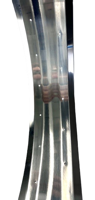 Alufelge 24 Zoll 133 mm poiert
