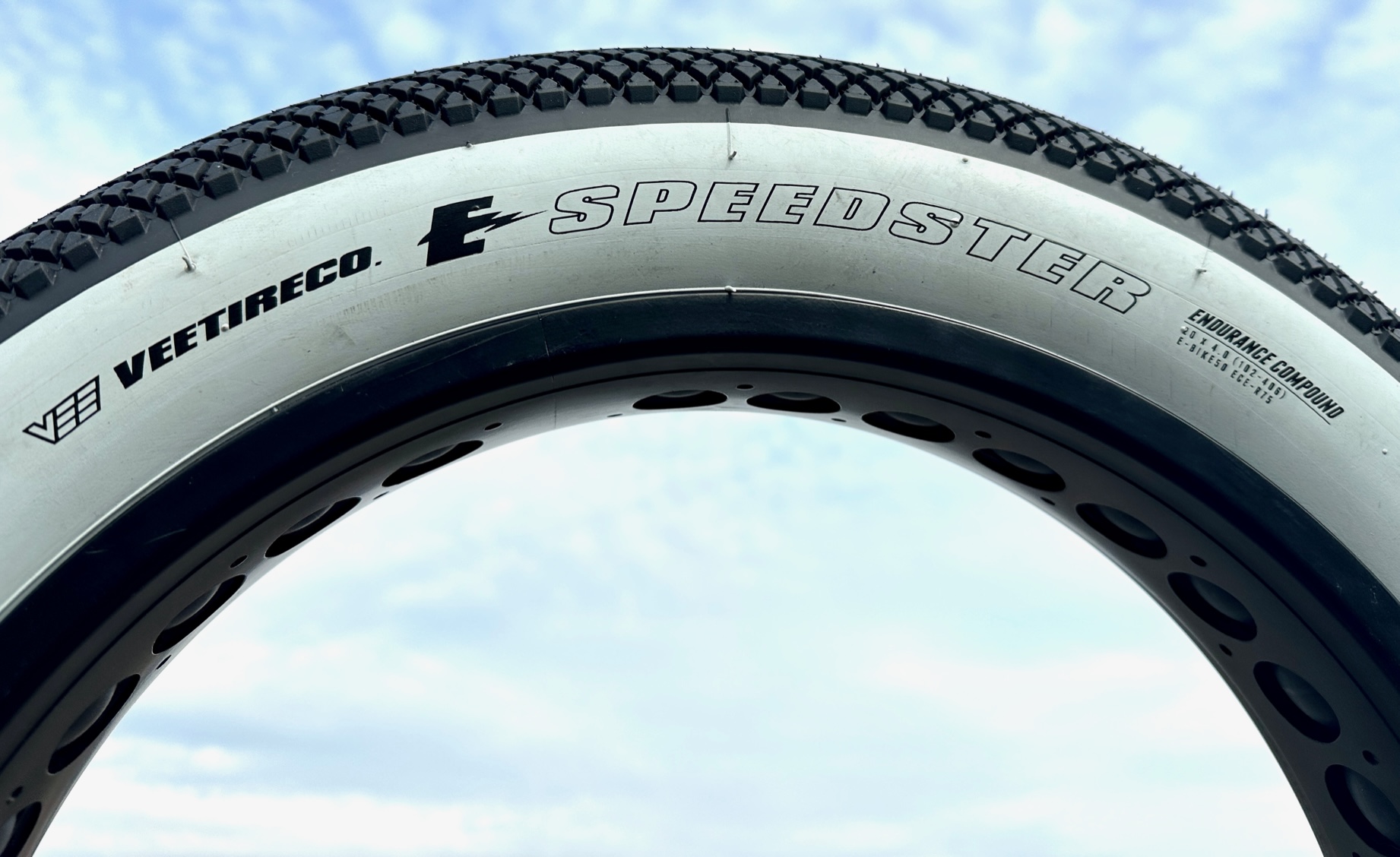 204 Vee Rubber E-Speedster Weißwand Reifen 20 x 4.0 Zoll