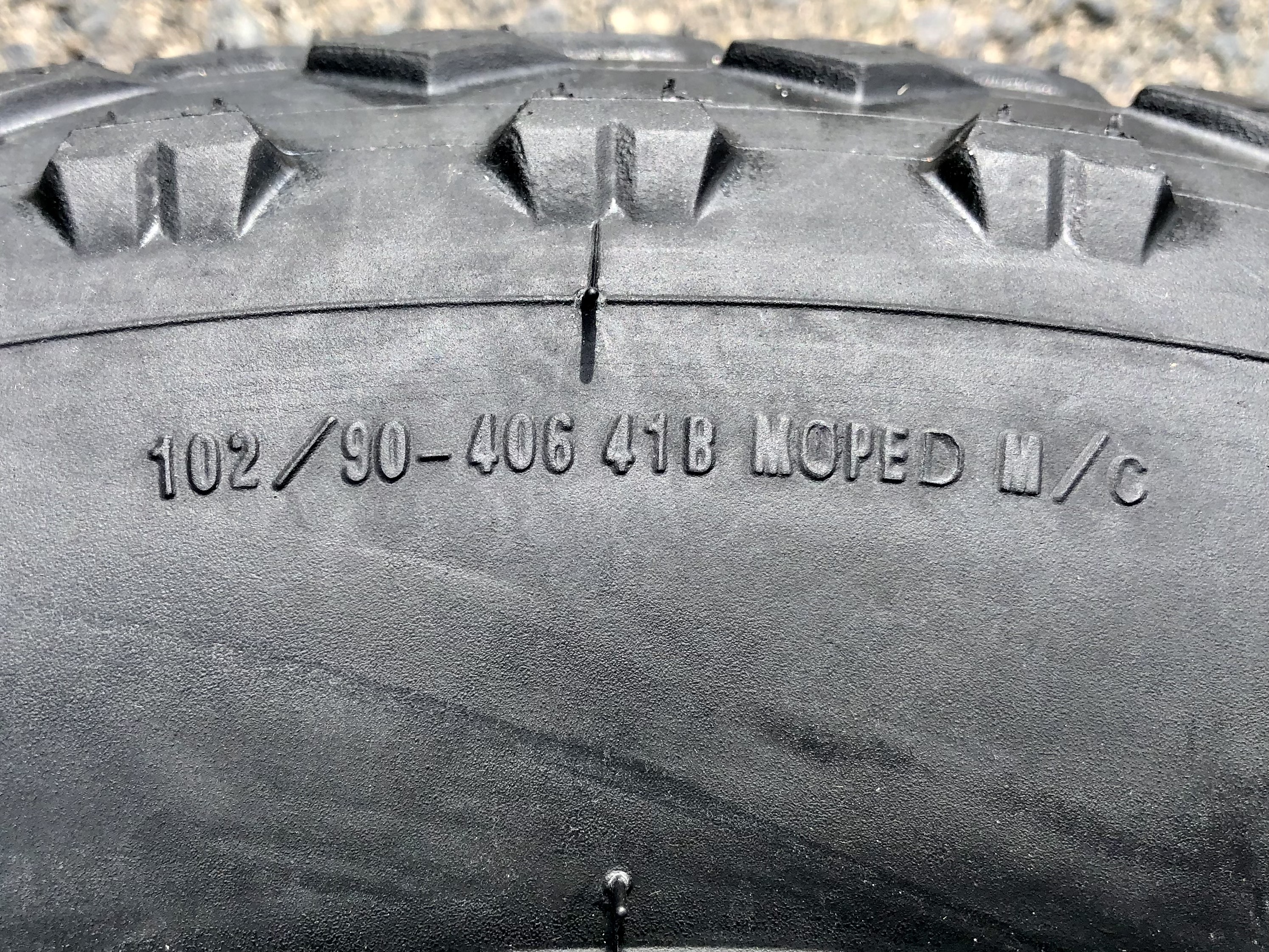 204 Vee Rubber Mission Command Reifen 20 x 4 schwarz