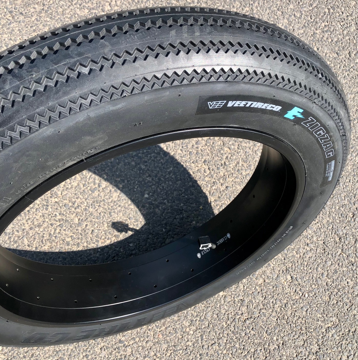 204 Reifen Zig Zag 20 x 4.0  B-Proof