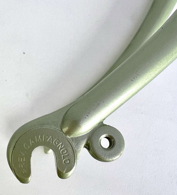 Rennradgabel mit Campagnolo Ausfallenden 700c 70-80er Jahre  Schaftlänge: 210 mm weiß grün