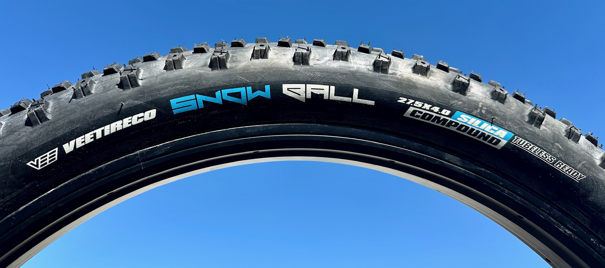 Vee Rubber Snow Ball Reifen 27.5 x 4.0 schwarz